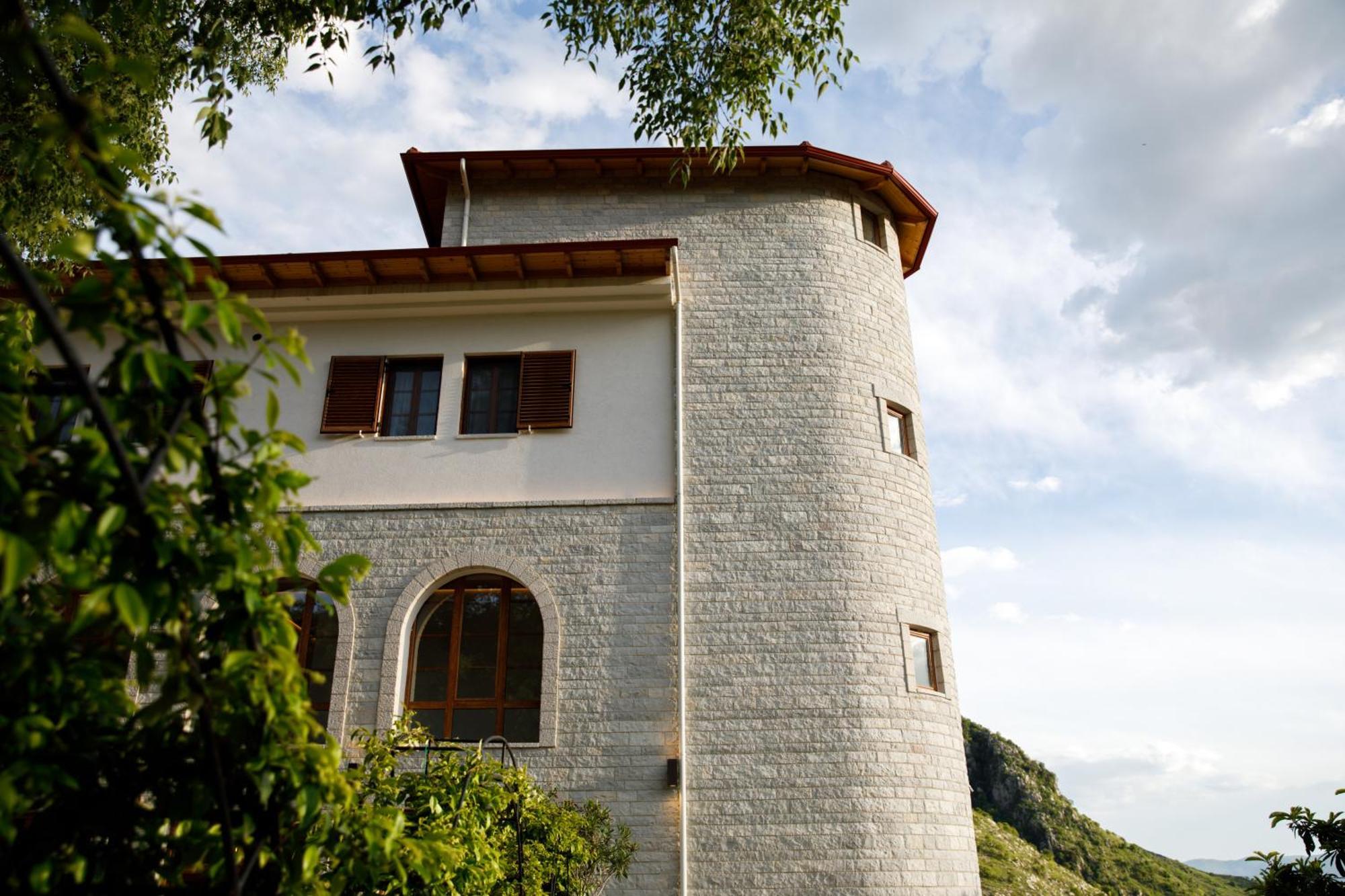 Hotel Bujtina Sophie Libohove Esterno foto
