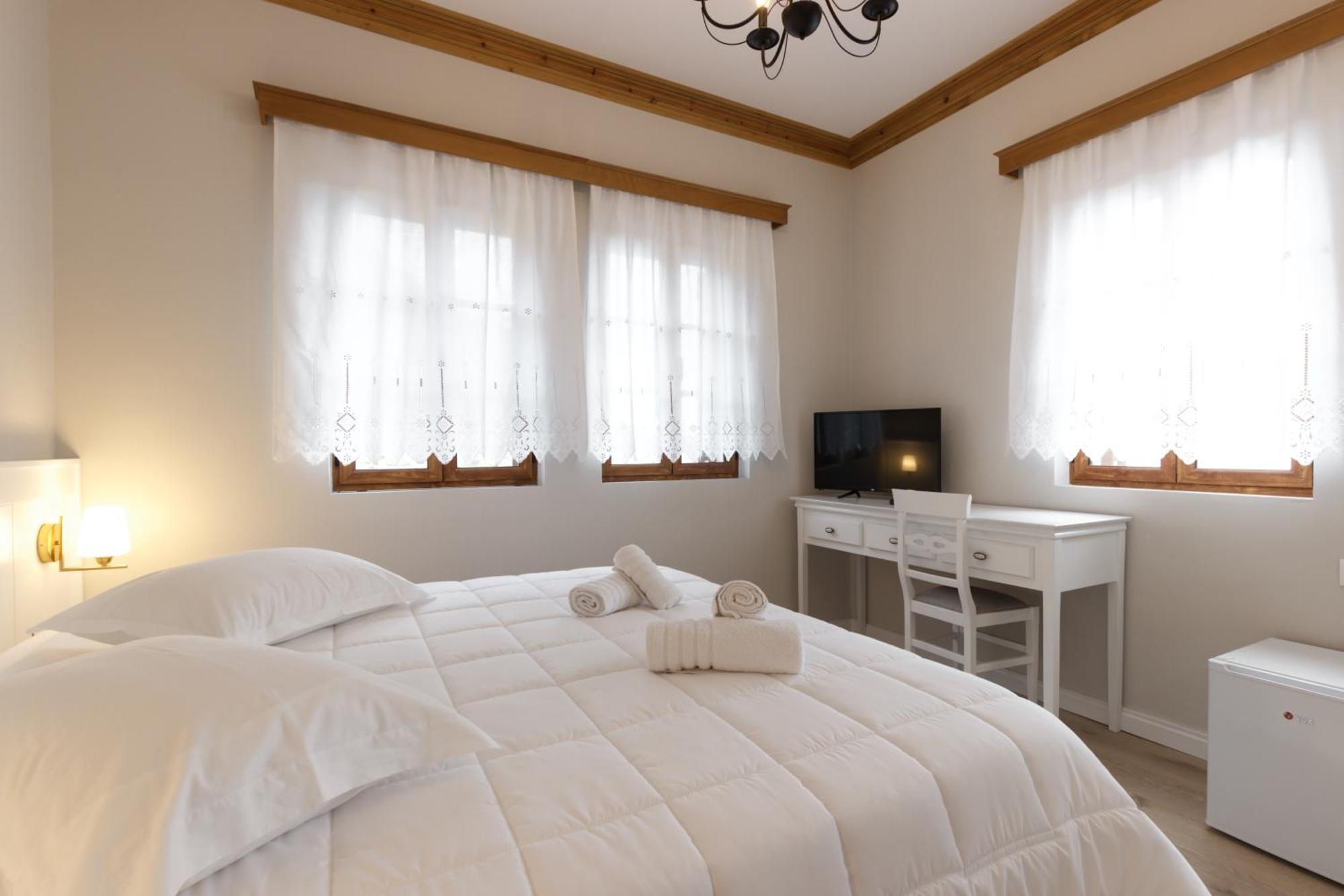 Hotel Bujtina Sophie Libohove Esterno foto
