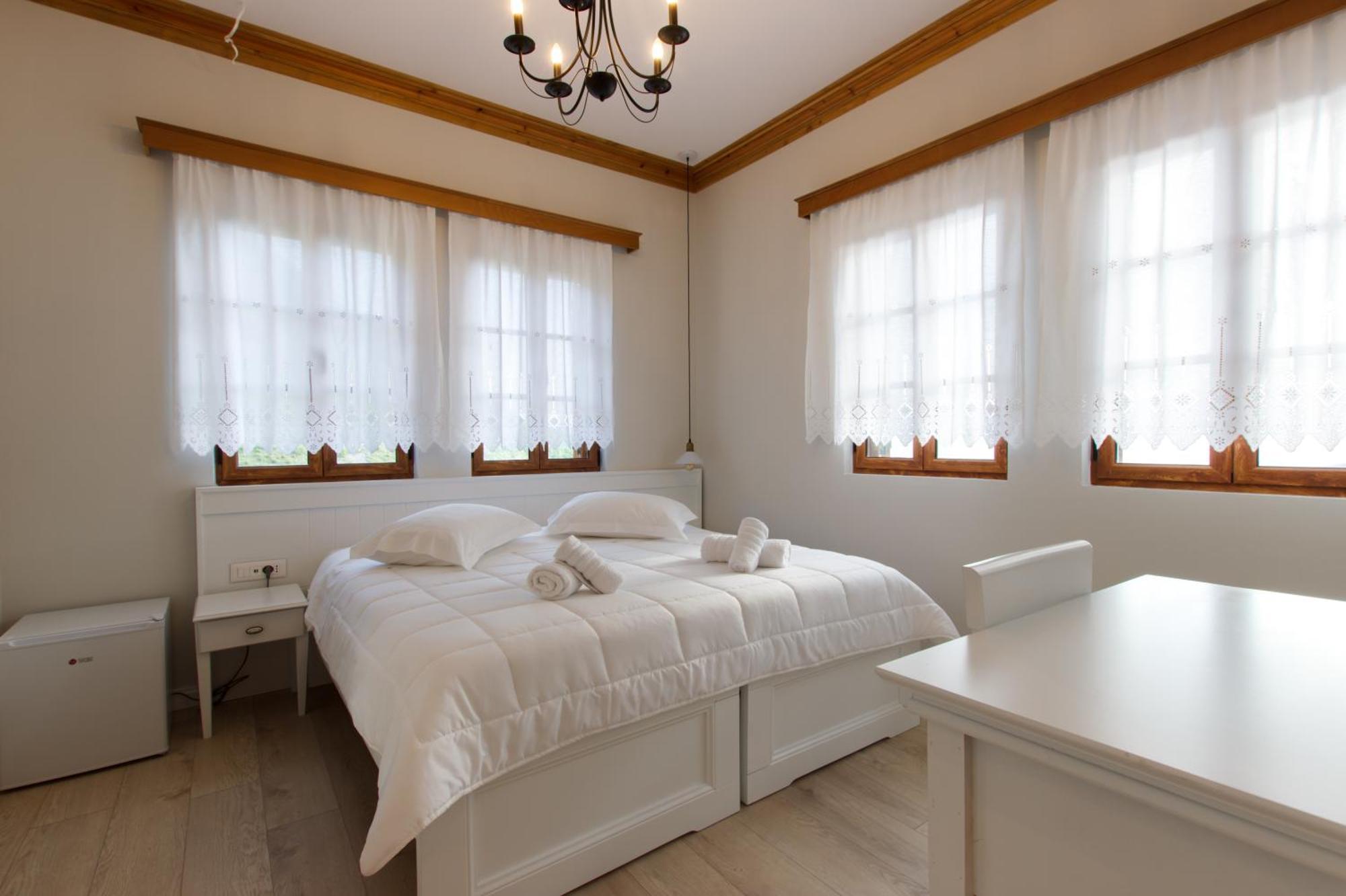 Hotel Bujtina Sophie Libohove Esterno foto