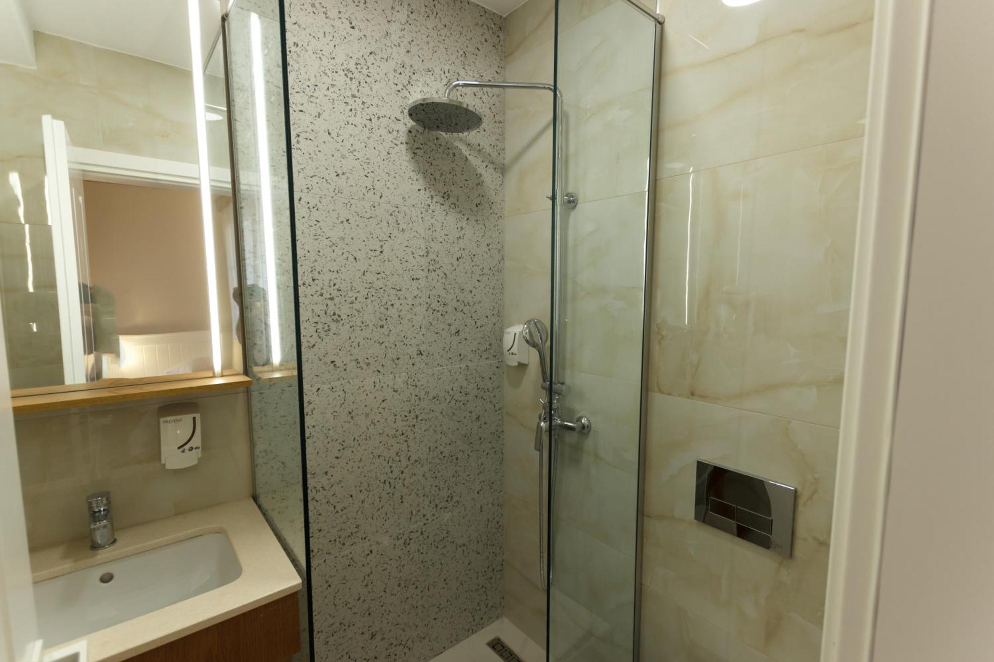 Hotel Bujtina Sophie Libohove Esterno foto