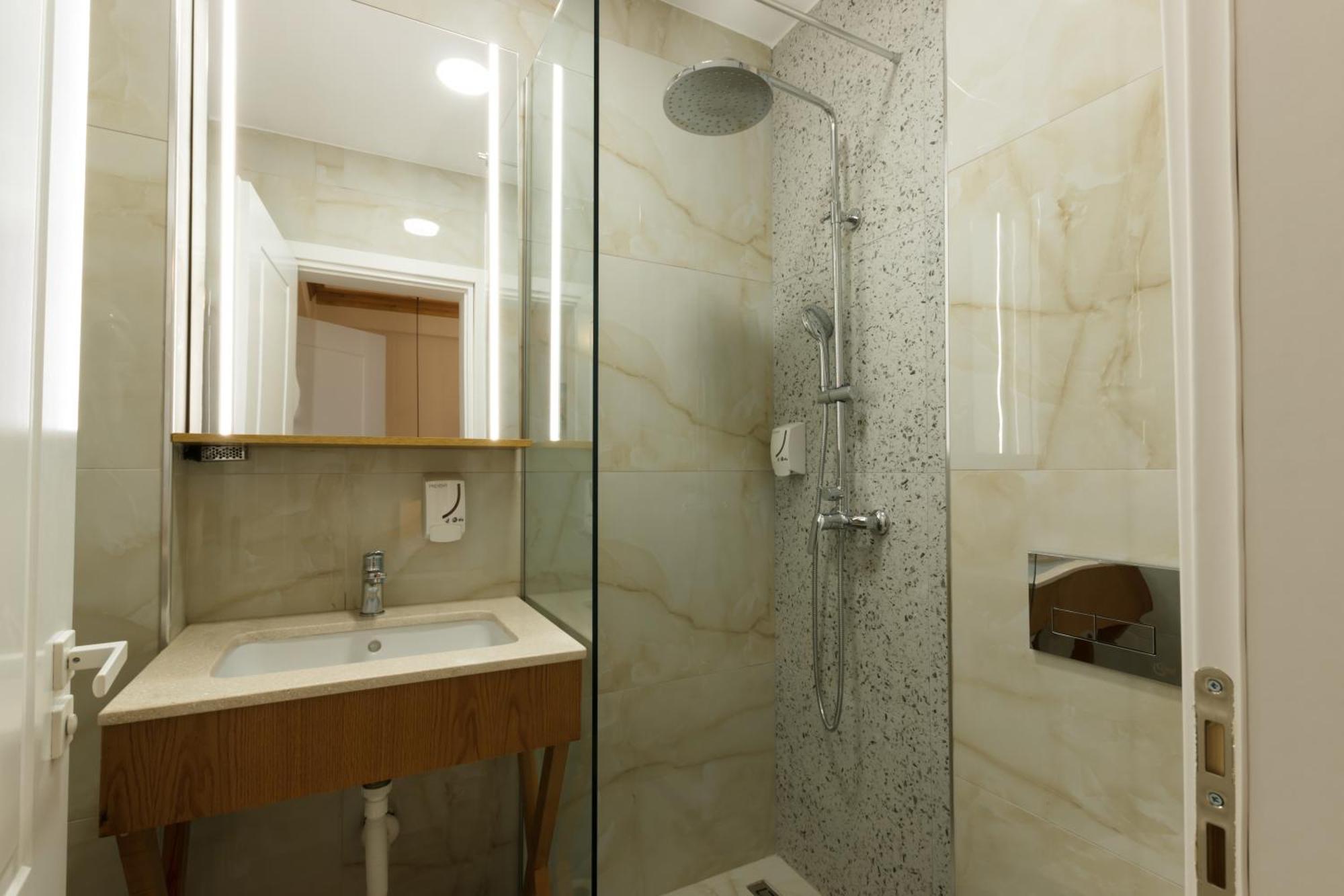 Hotel Bujtina Sophie Libohove Esterno foto
