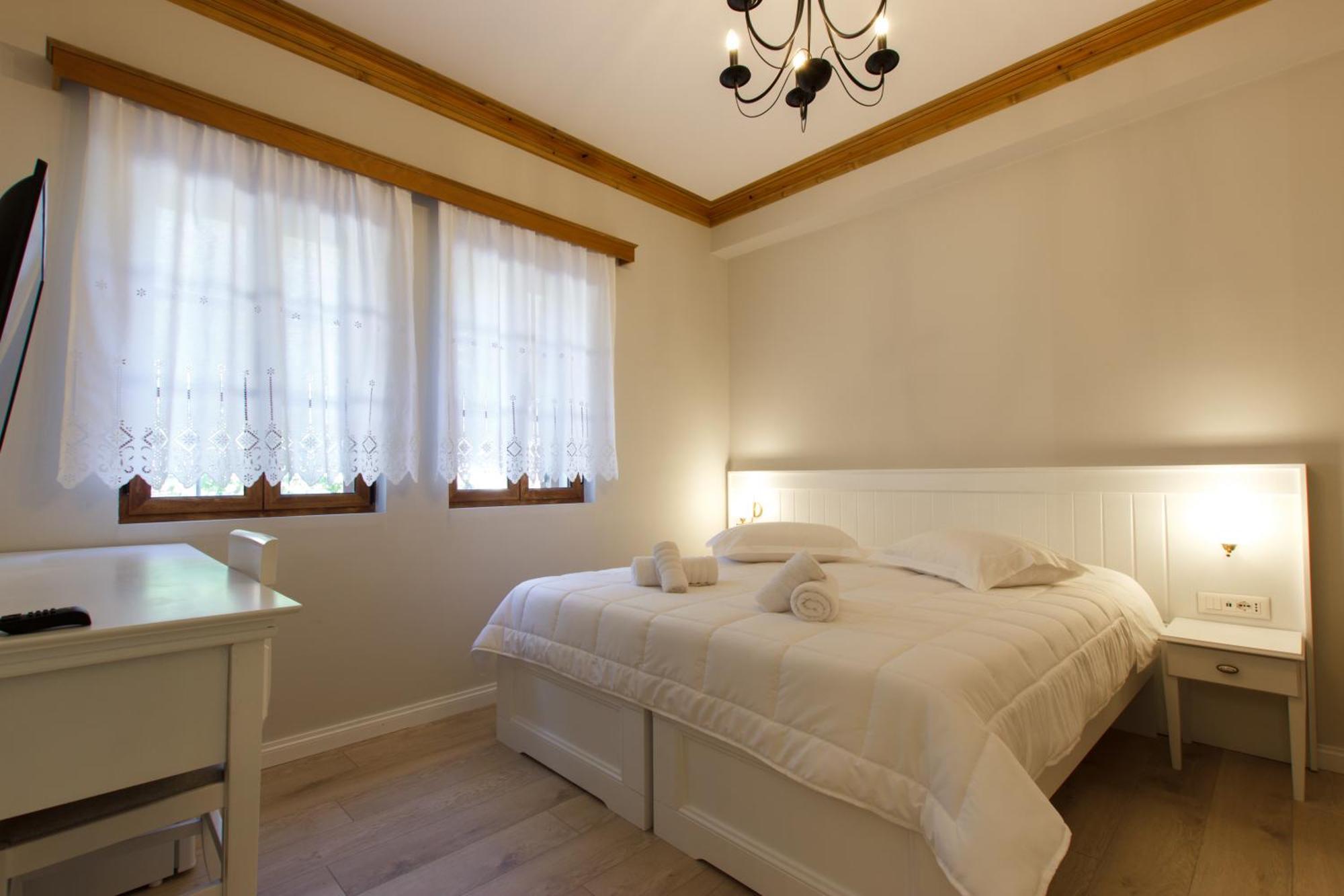 Hotel Bujtina Sophie Libohove Esterno foto
